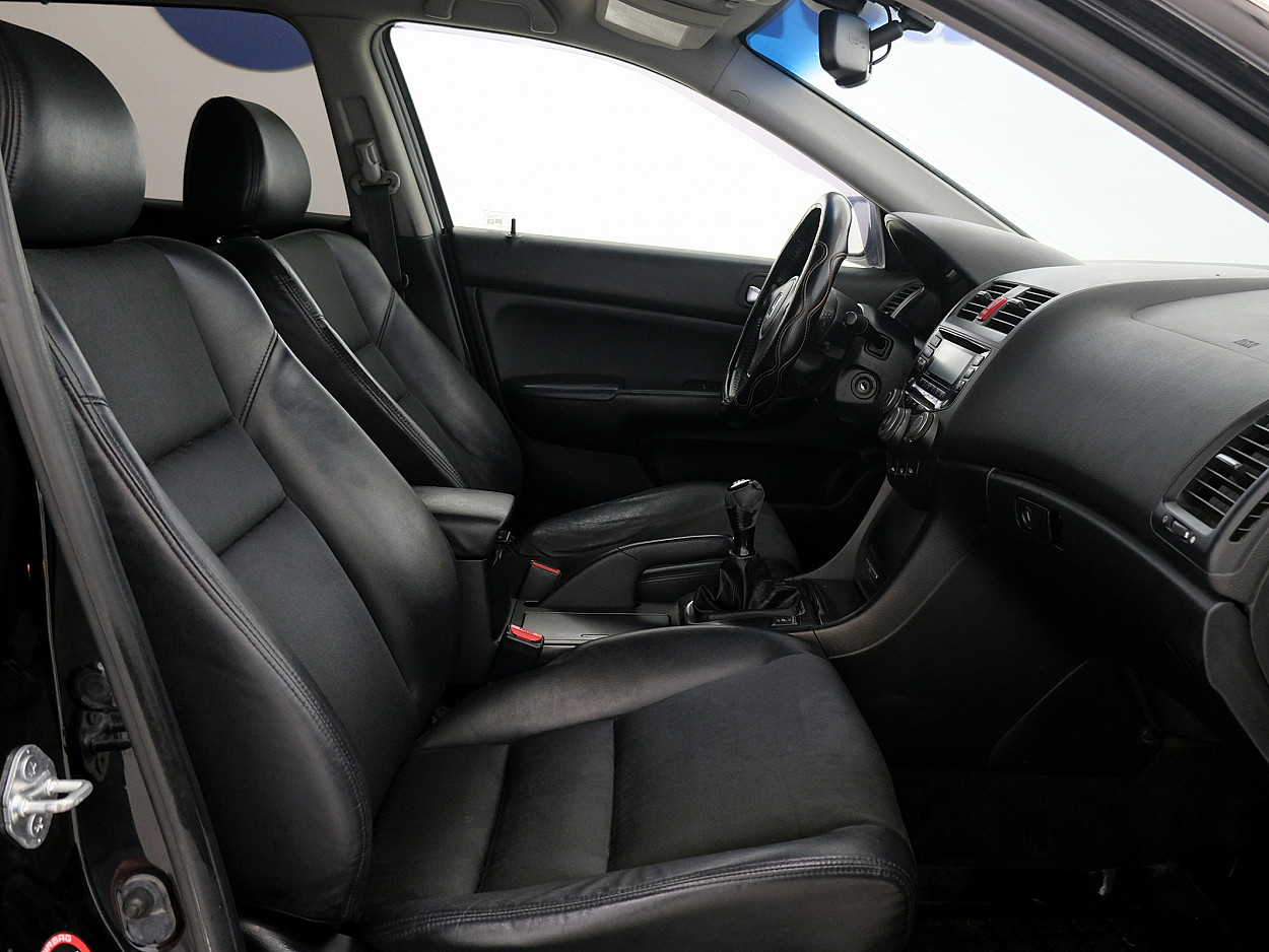 Honda Accord Luxury Facelift 2.0 114 kW - Photo 6