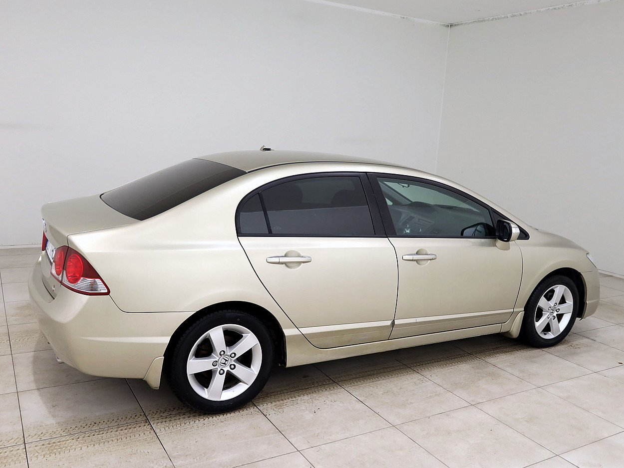 Honda Civic Elegance ATM 1.8 103 kW - Photo 3