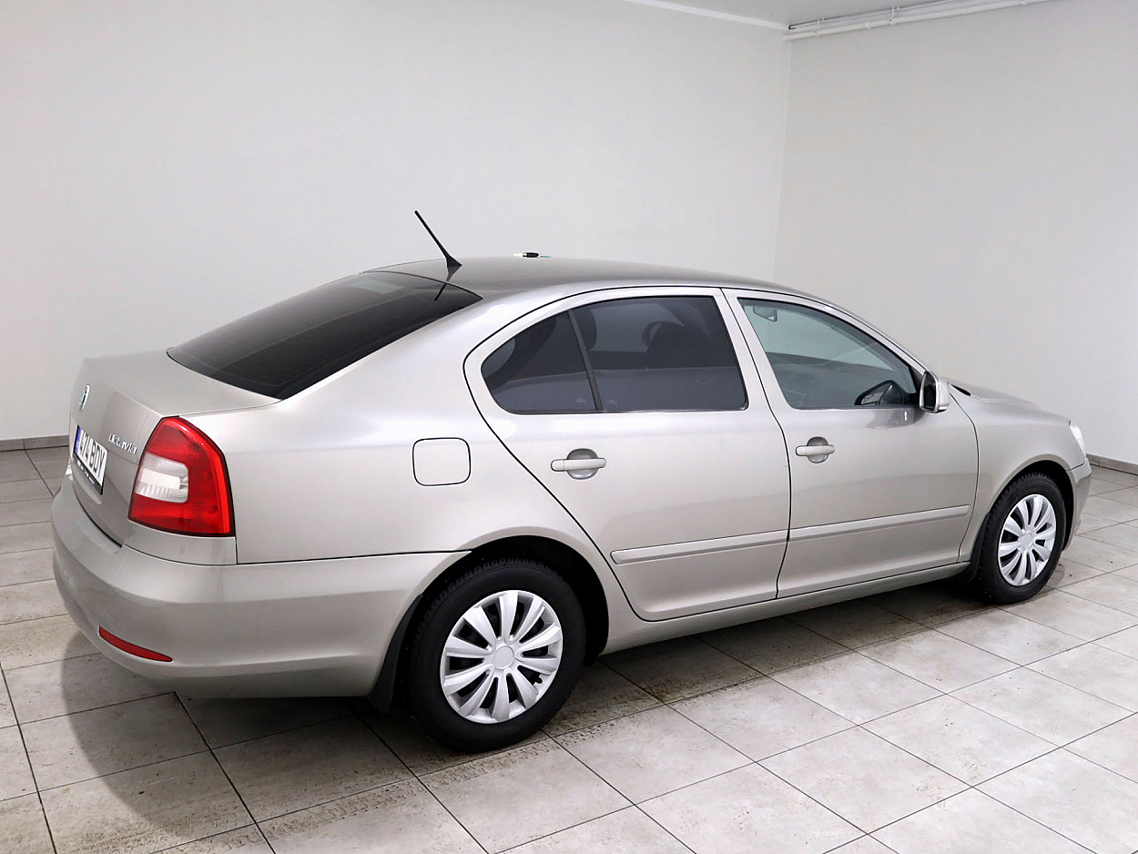 Skoda Octavia Comfortline Facelift ATM 1.2 77 kW - Photo 3