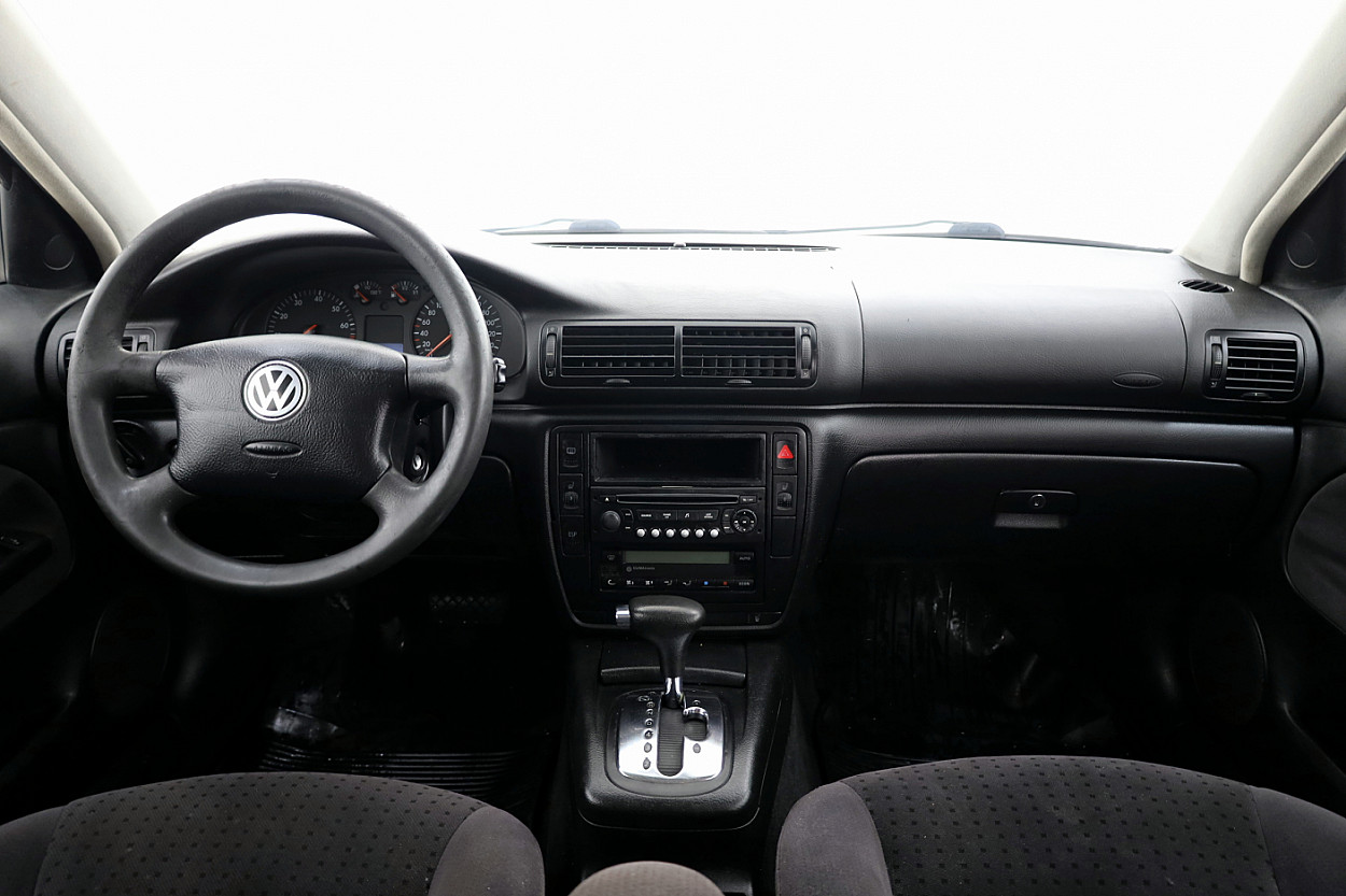 Volkswagen Passat Comfortline ATM 2.3 110 kW - Photo 5