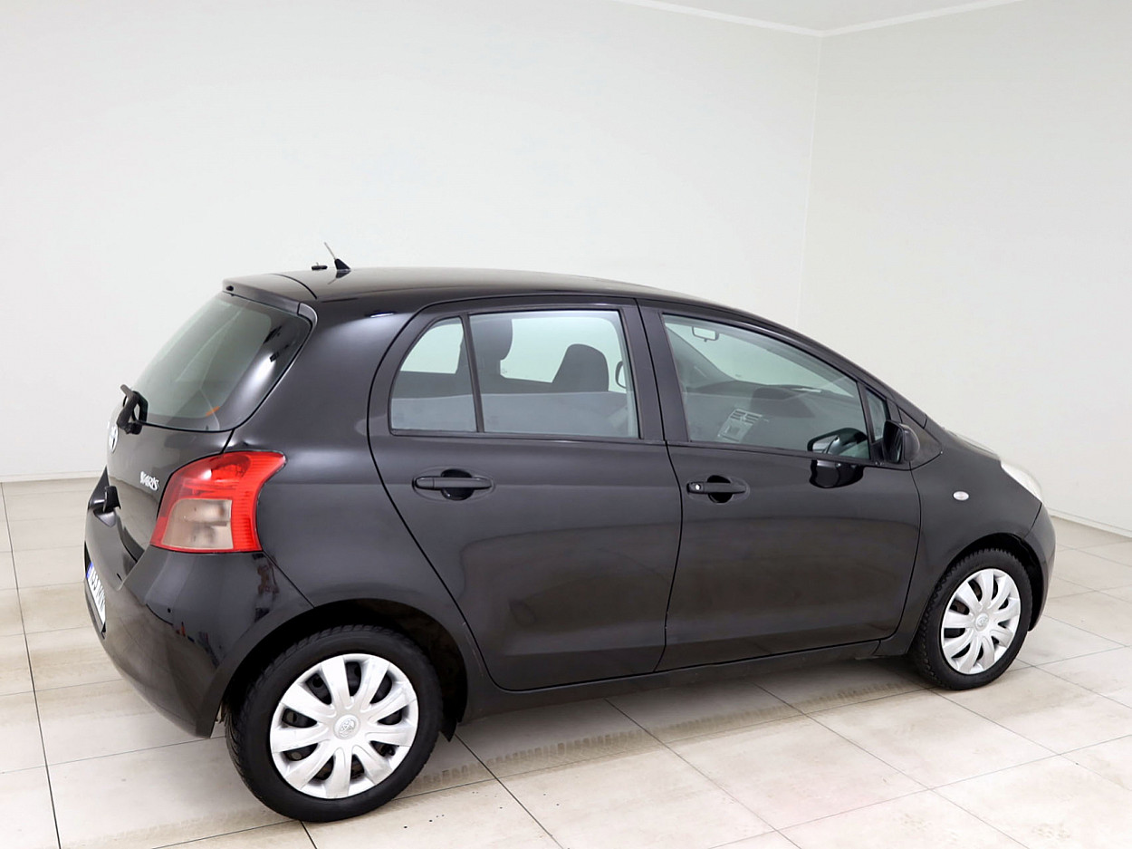 Toyota Yaris Linea Sol A-C ATM 1.3 64 kW - Photo 3