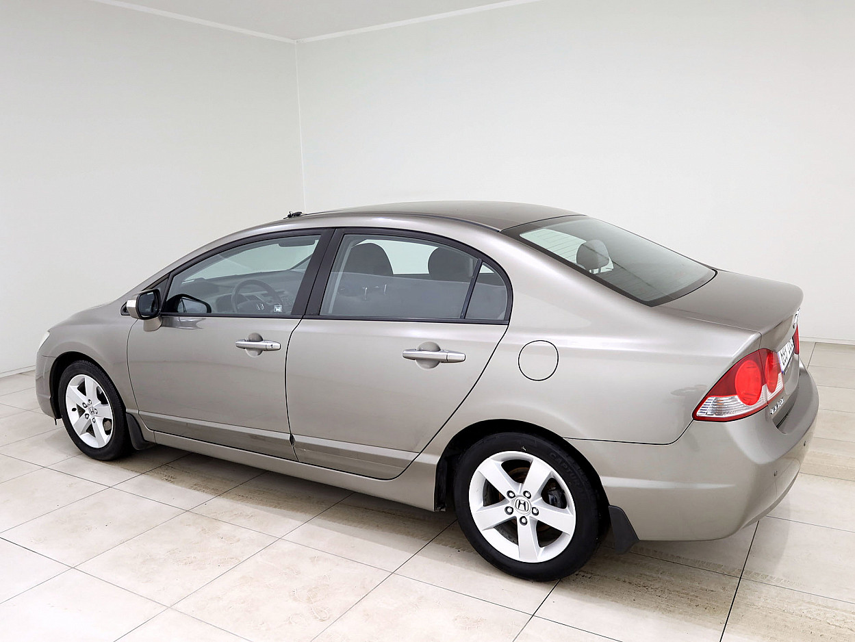 Honda Civic Elegance ATM 1.8 103 kW - Photo 4