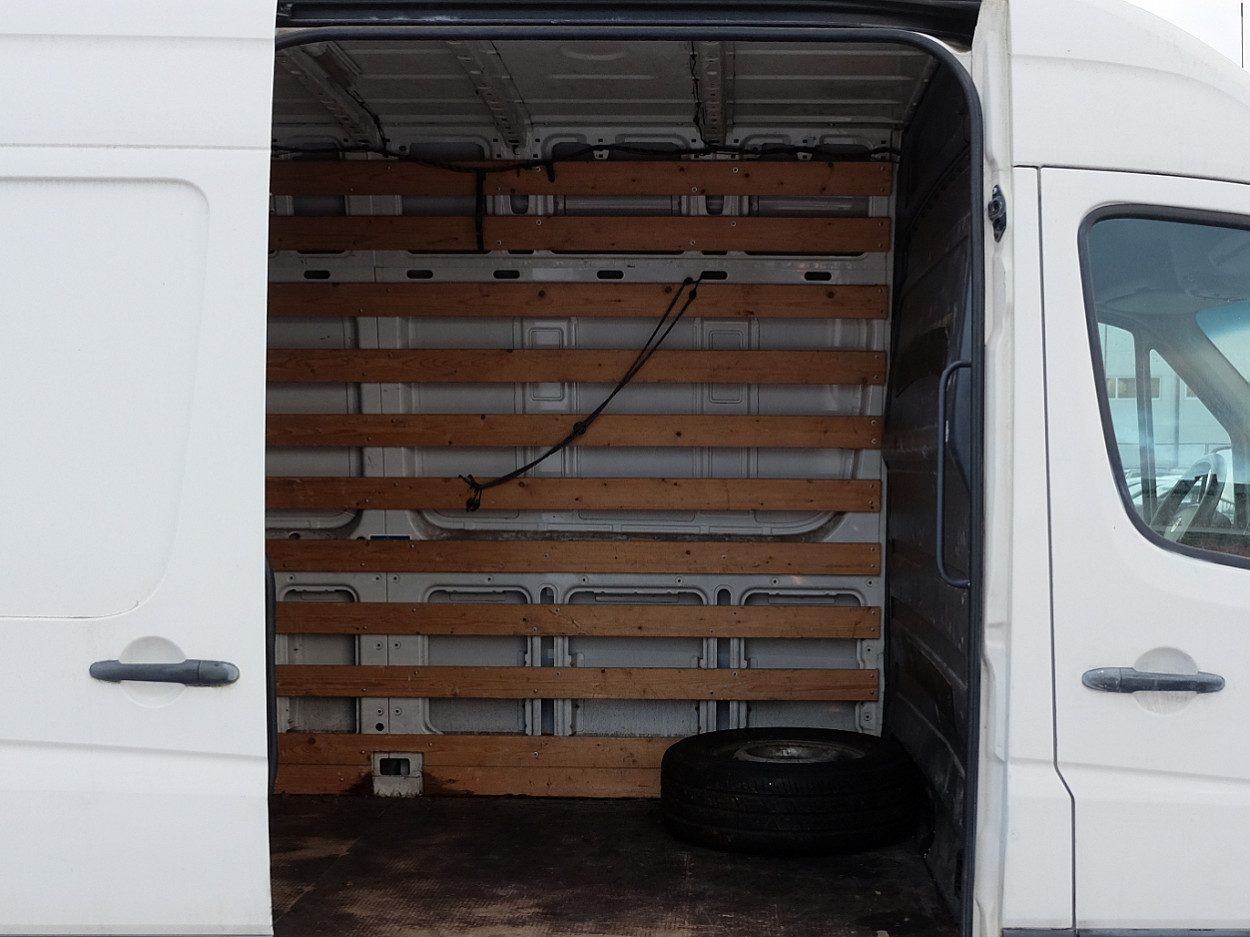 Volkswagen Crafter 2.5 TDI 100 kW - Photo 7