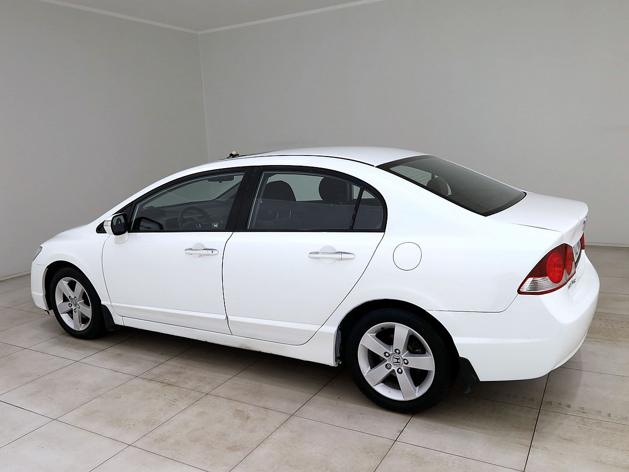 Honda Civic Elegance ATM 1.8 103 kW - Photo 4