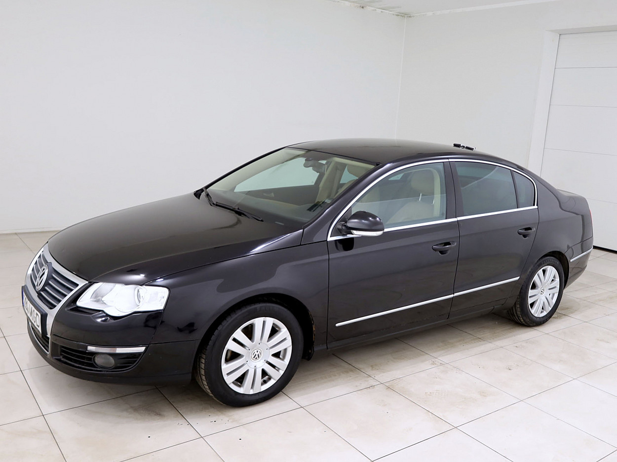 Volkswagen Passat Highline ATM 2.0 110 kW - Photo 2