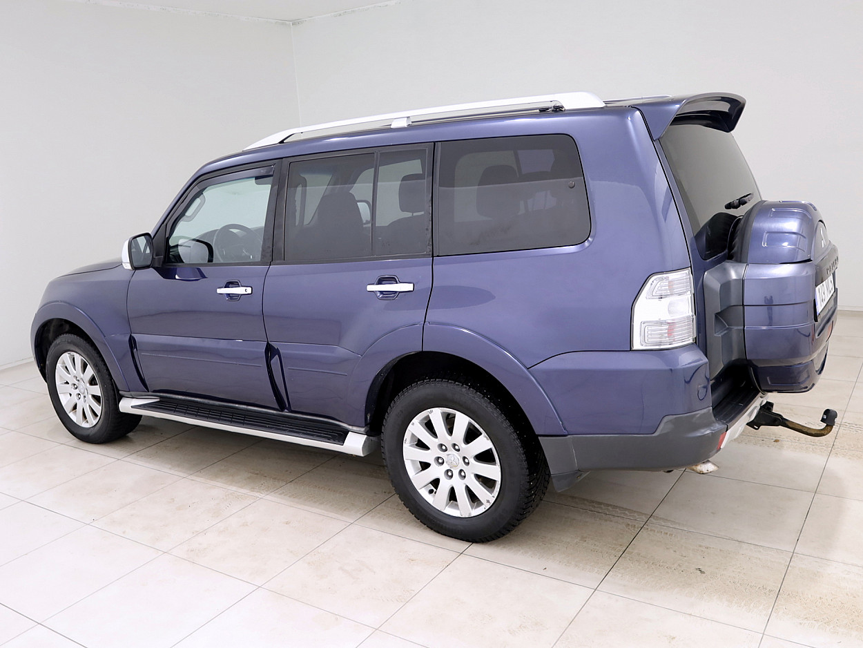 Mitsubishi Pajero Luxury ATM 3.2 DI-D 125 kW - Photo 4