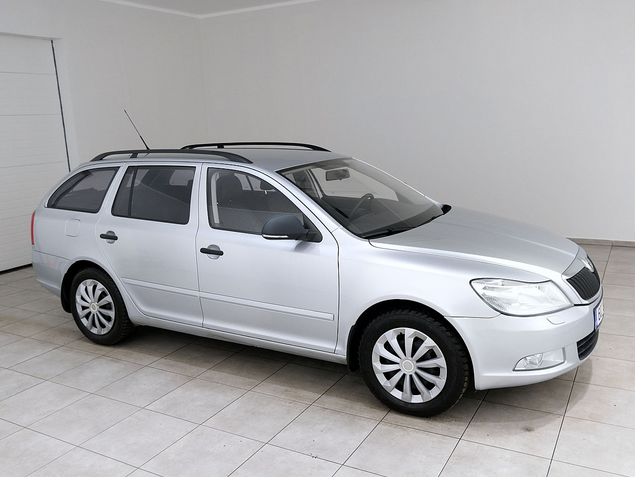 Skoda Octavia Comfortline Facelift 1.2 77 kW - Photo 1