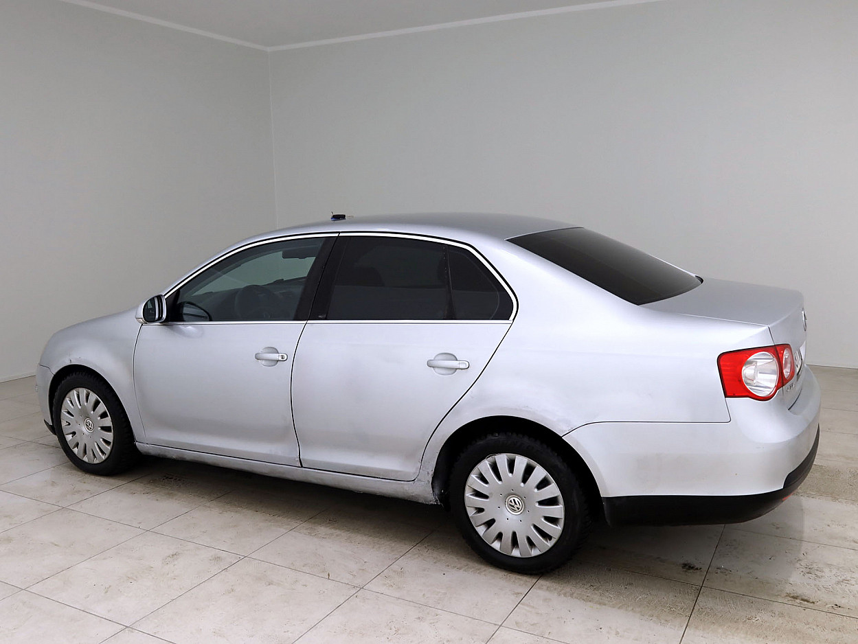 Volkswagen Jetta Comfortline ATM 1.9 TDI 77 kW - Photo 4