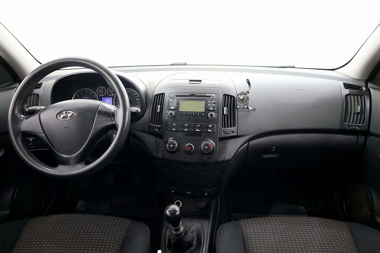 Hyundai i30 Elegance 1.6 93 kW - Photo 5