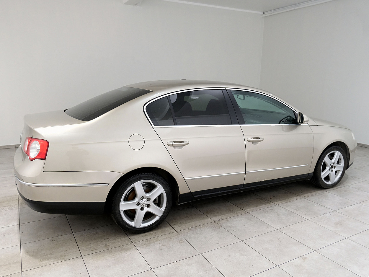 Volkswagen Passat Highline 2.0 TDI 103 kW - Photo 3