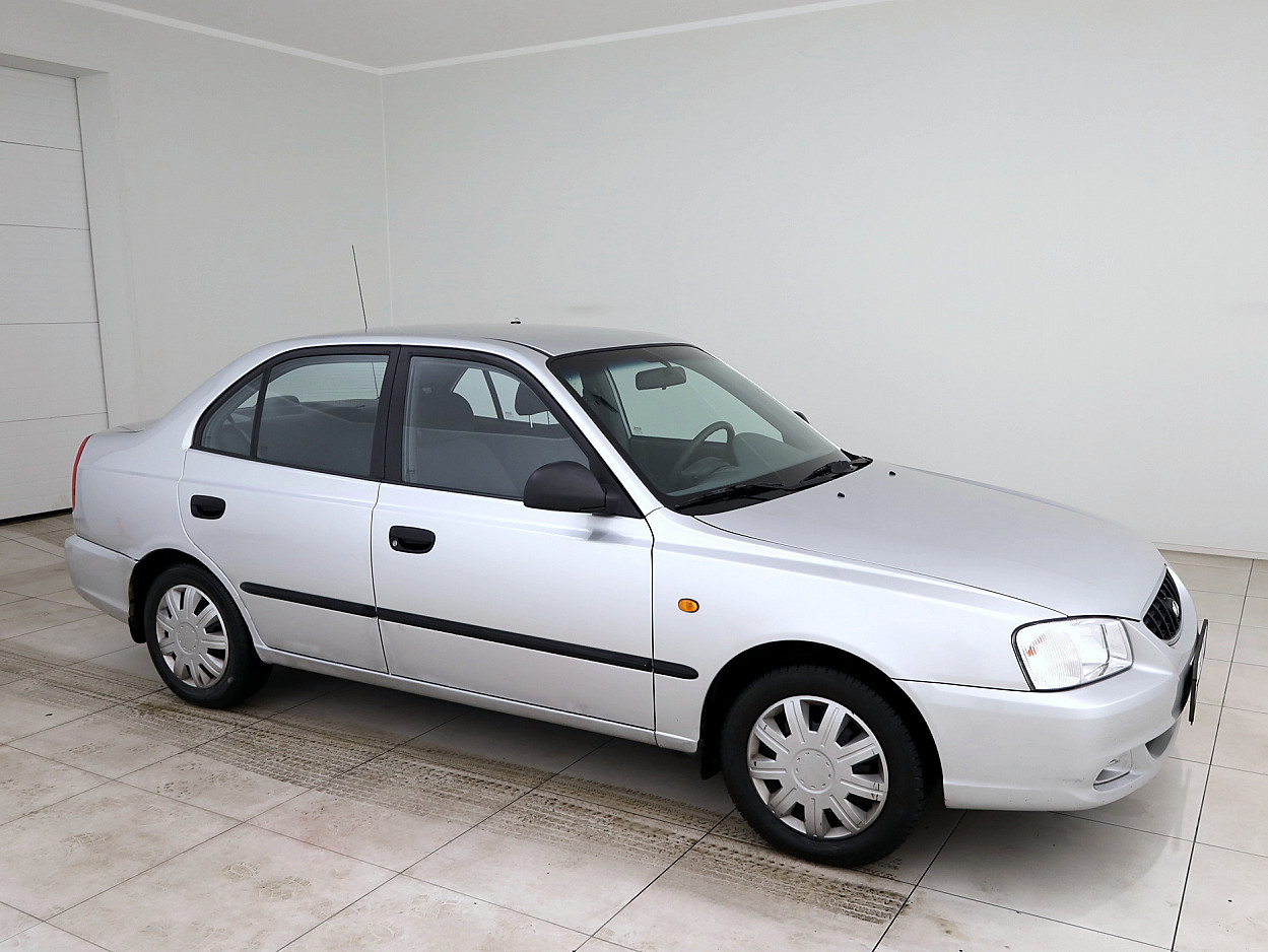 Hyundai Accent Classic 1.3 63 kW - Photo 1