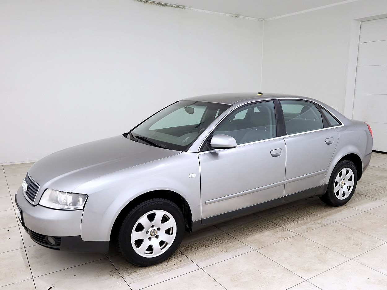 Audi A4 Comfortline ATM 2.0 96 kW - Photo 2