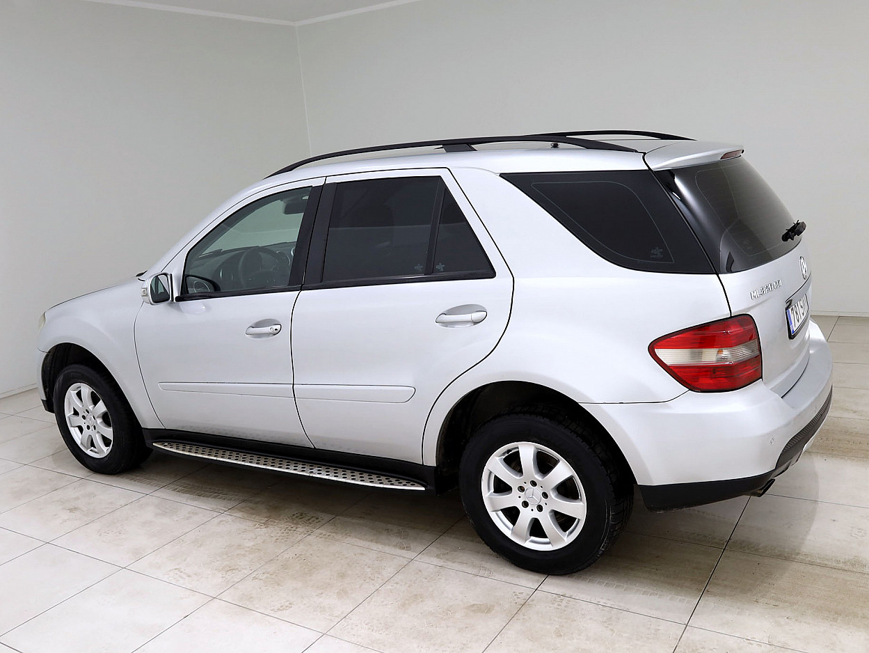 Mercedes-Benz ML 320 Luxury ATM 3.0 CDI 165 kW - Photo 4