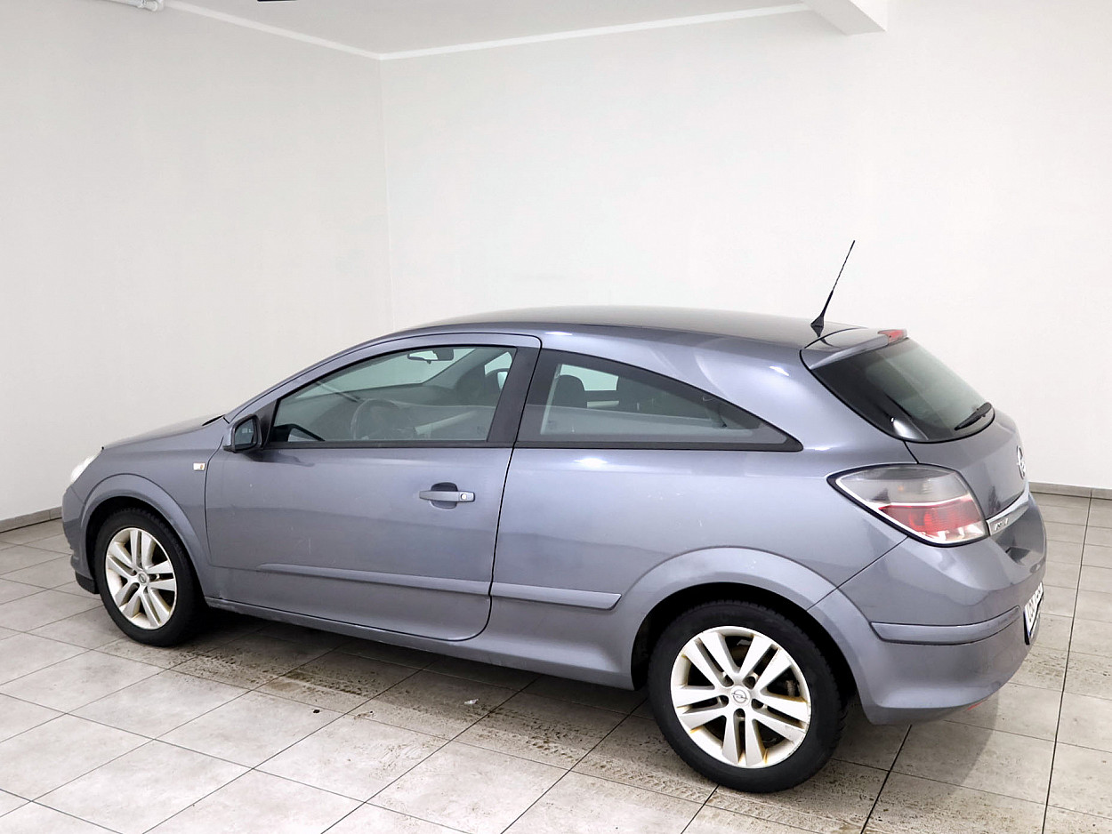 Opel Astra GTC 1.2 CDTi 66 kW - Photo 4