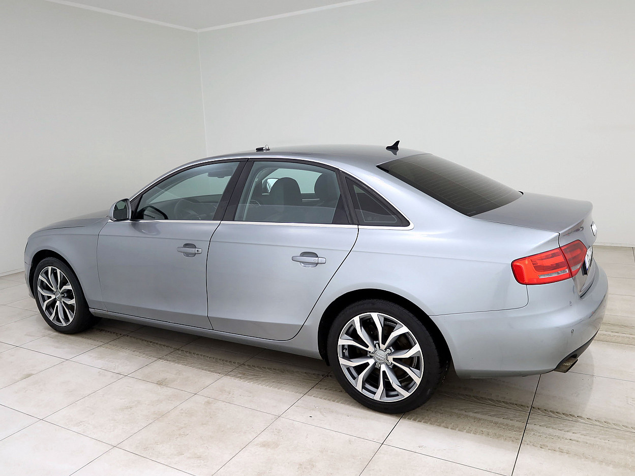 Audi A4 Highline ATM 2.7 TDI 140 kW - Photo 4