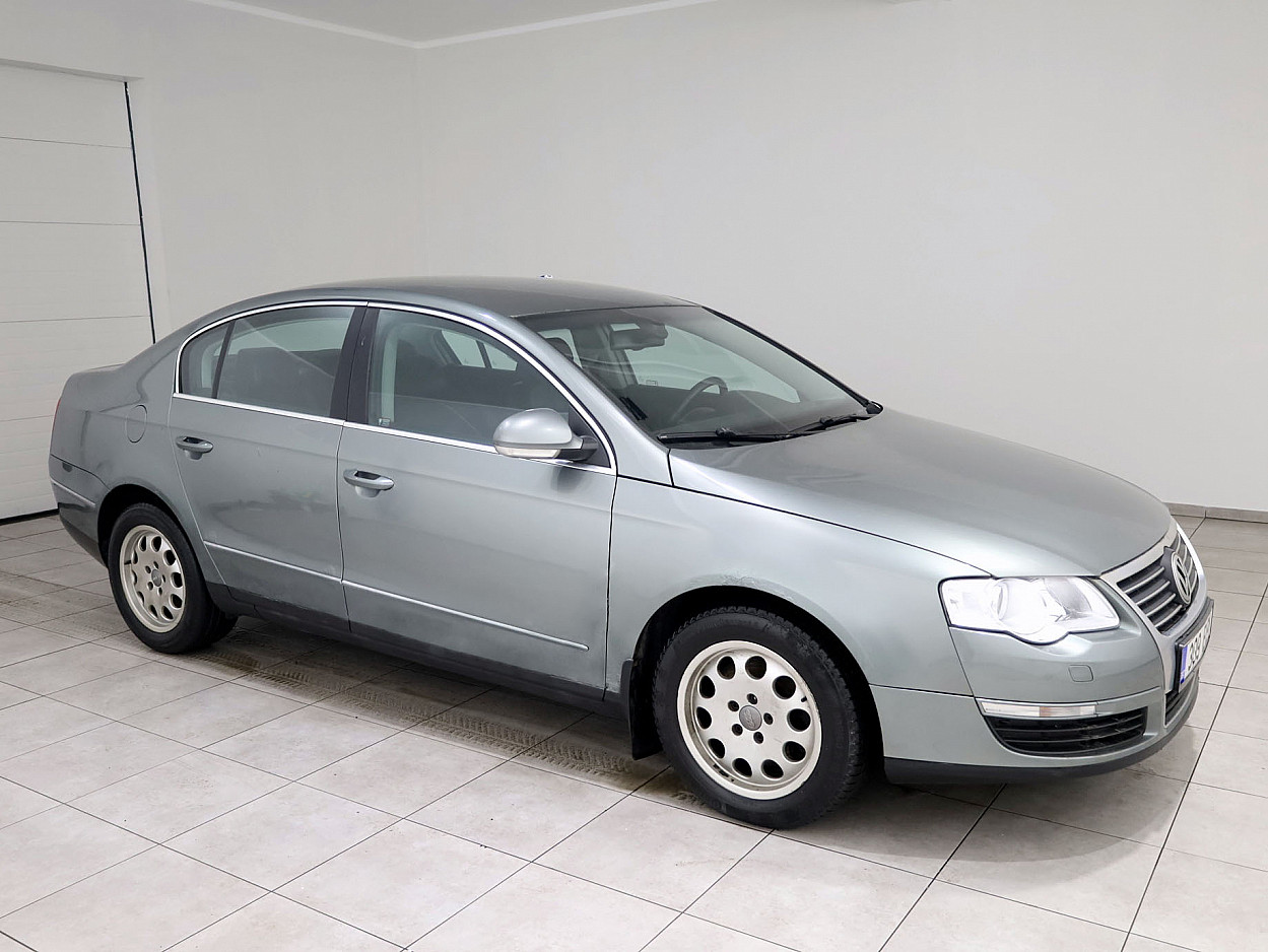 Volkswagen Passat Highline 2.0 147 kW - Photo 1