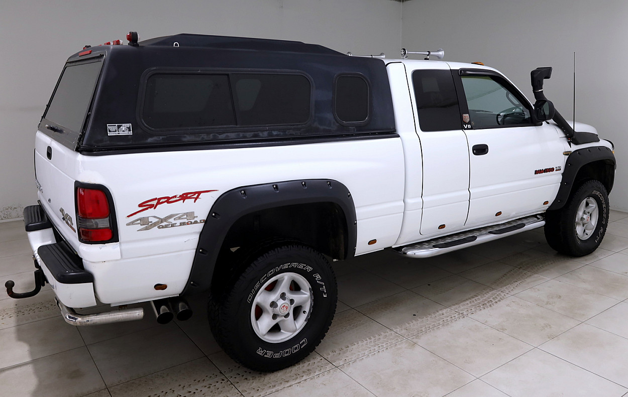 Dodge RAM 1500 Pickup Offroad 5.9 180 kW - Photo 3