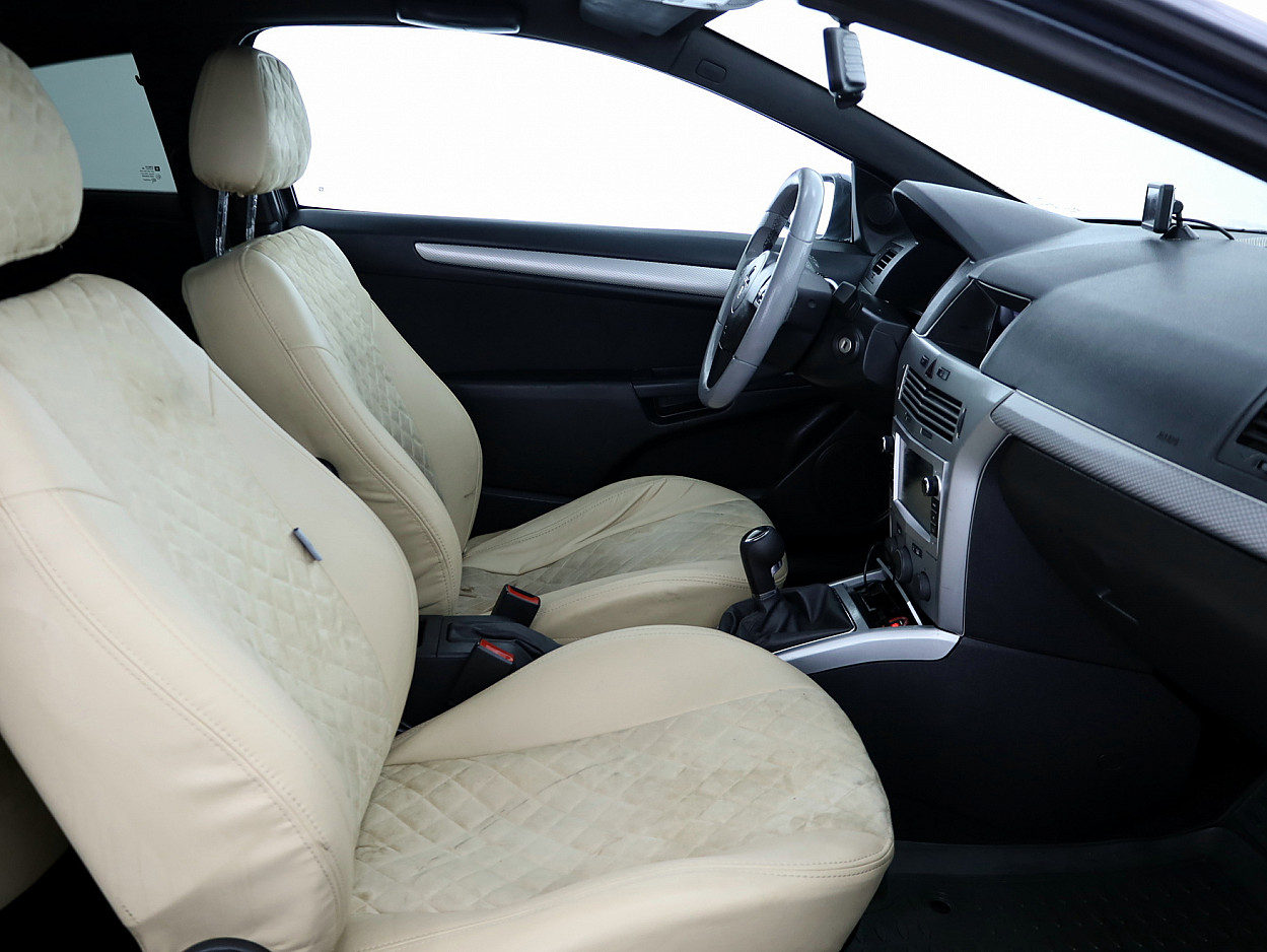 Opel Astra GTC Sport 1.9 CDTi 88kW