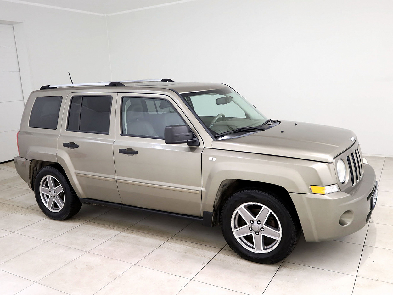 Jeep Patriot Luxury 4x4 2.0 CRD 103 kW - Photo 1