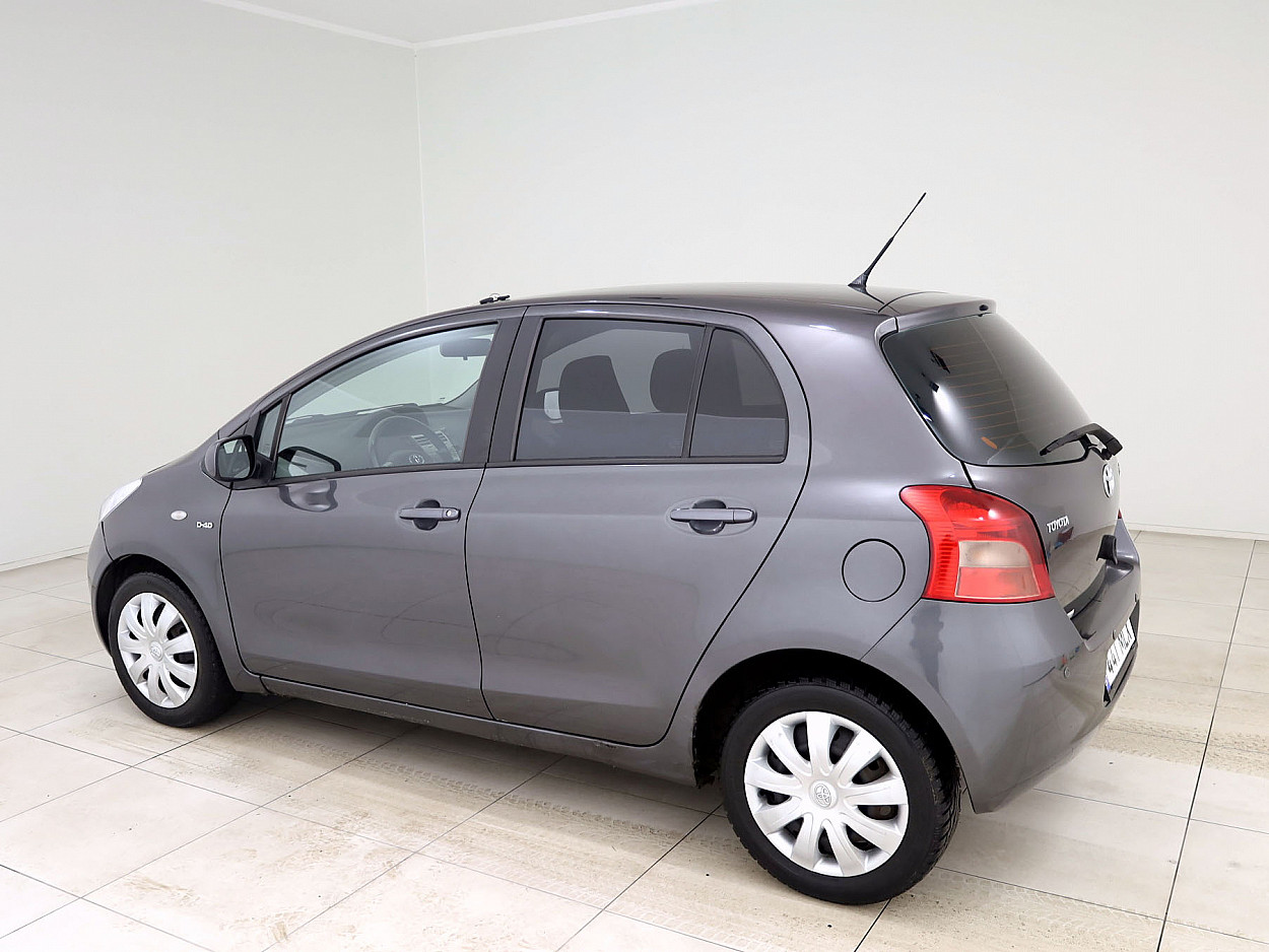 Toyota Yaris Linea Sol Facelift ATM 1.4 D-4D 66 kW - Photo 4