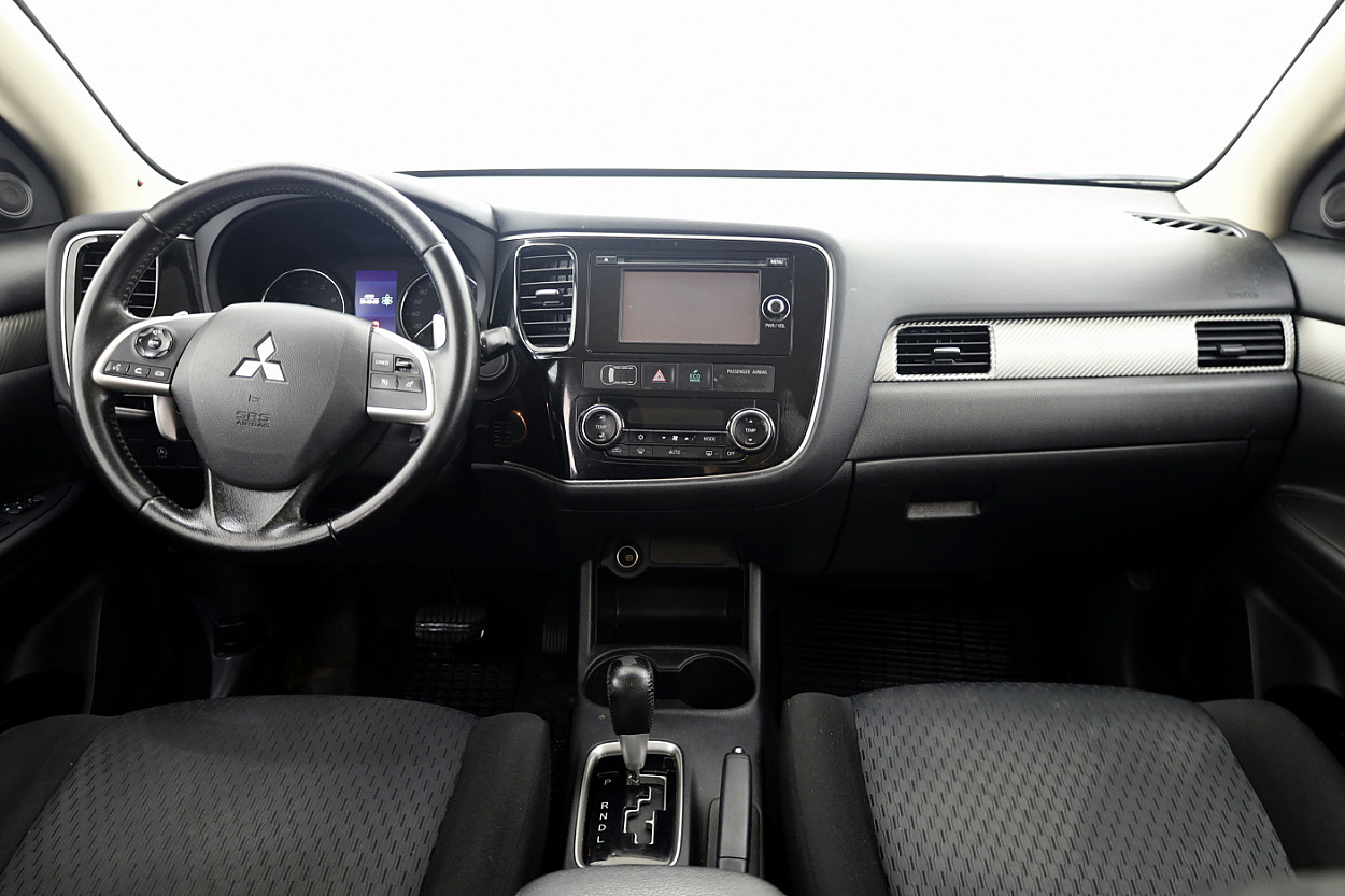 Mitsubishi Outlander Comfort ATM 2.0 110 kW - Photo 5