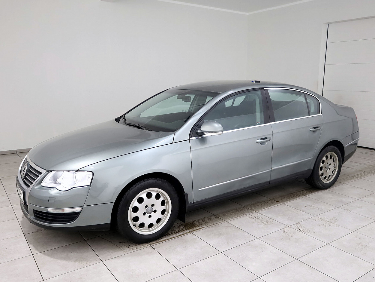 Volkswagen Passat Highline 2.0 147 kW - Photo 2