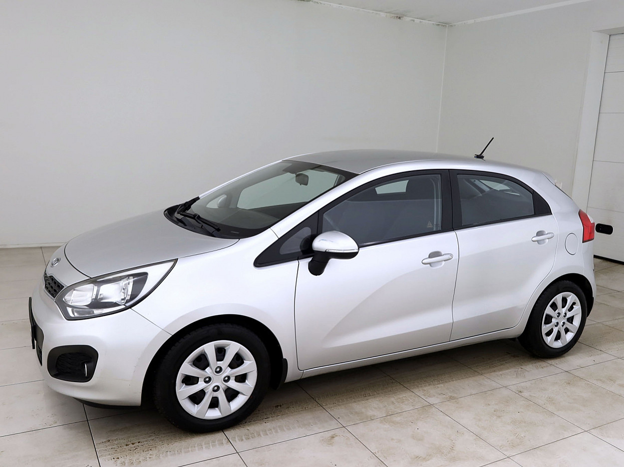 Kia Rio Elegance 1.2 63 kW - Photo 2