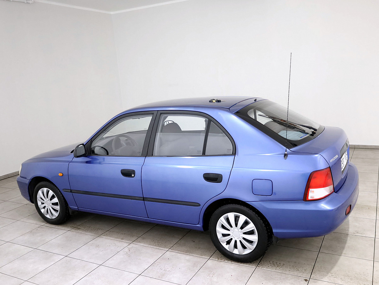 Hyundai Accent City 1.3 63 kW - Photo 4