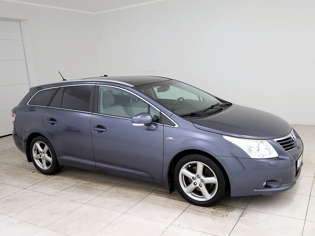 Toyota Avensis Luxury ATM 2.2 D-CAT 110 kW - Photo 1