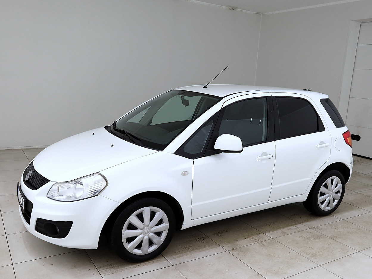 Suzuki SX4 Comfort 1.5 82 kW - Photo 2