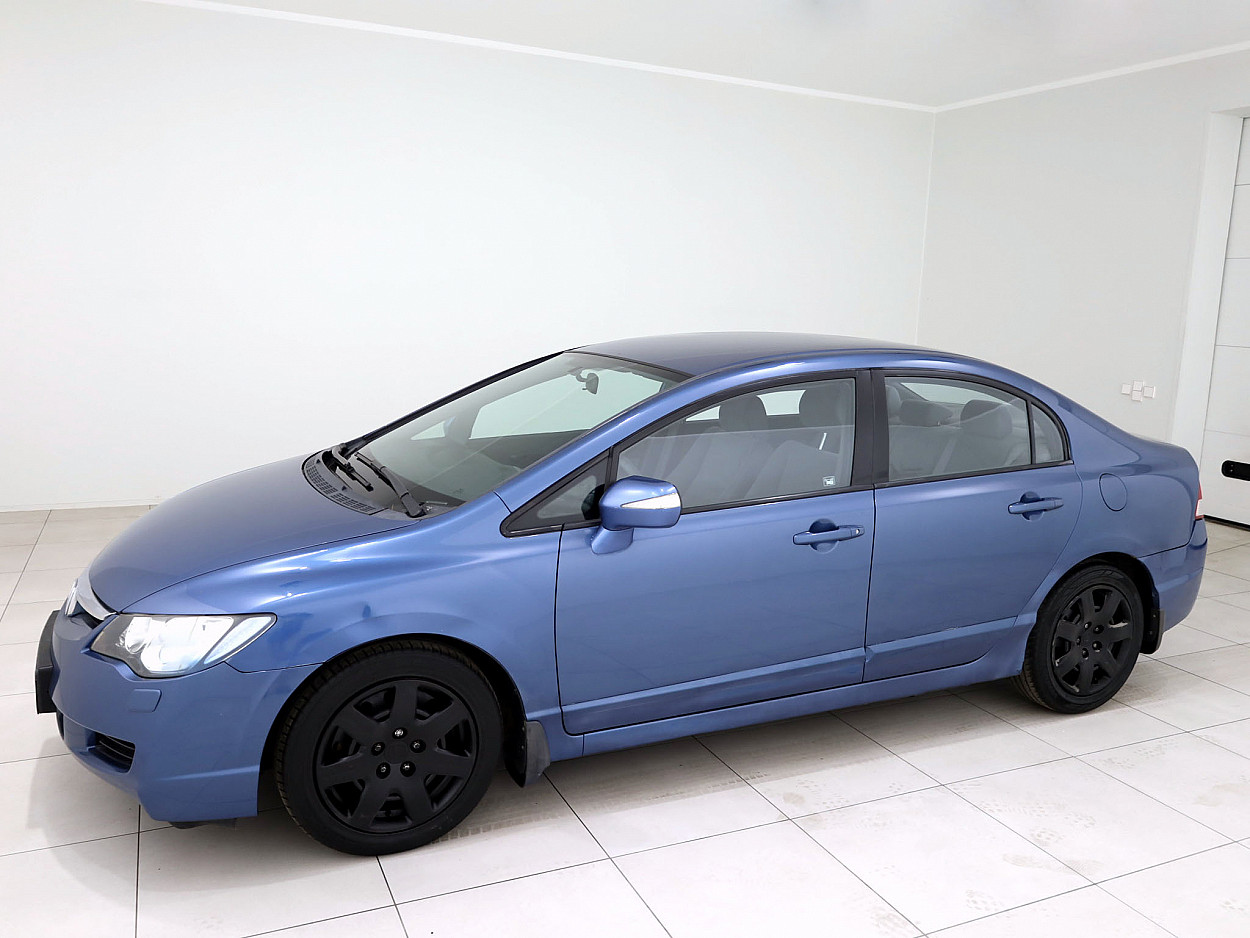 Honda Civic 1.8 103 kW - Photo 2