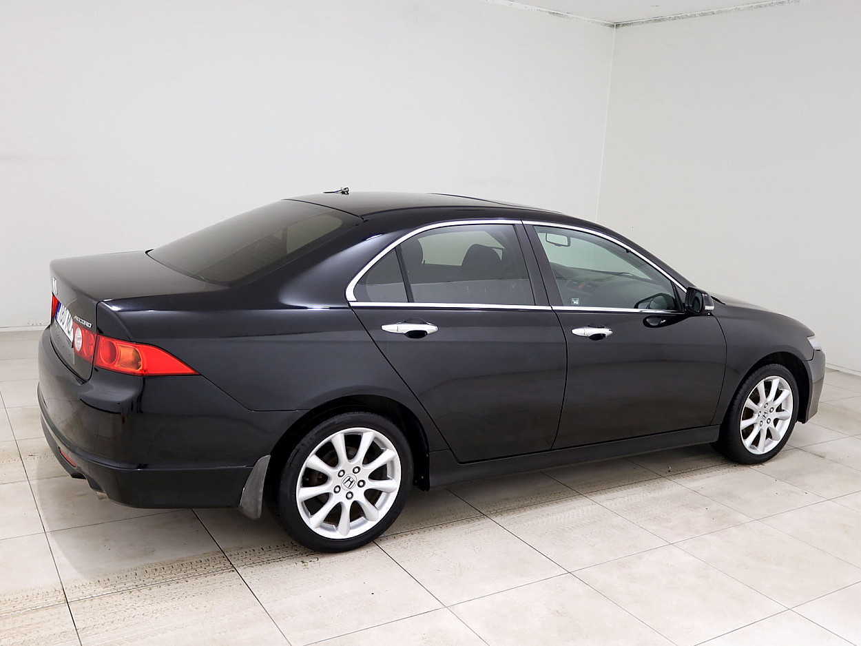 Honda Accord Elegance Facelift ATM 2.4 140 kW - Photo 3