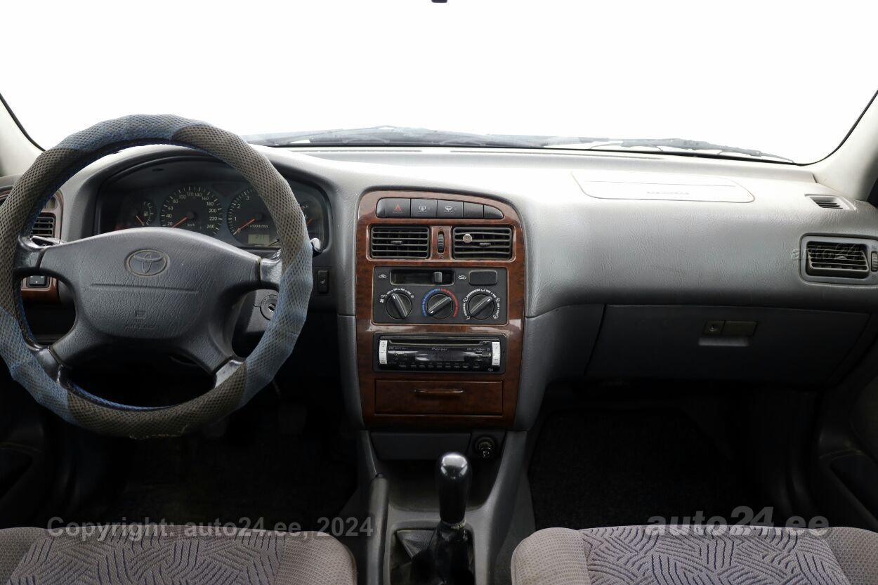 Toyota Avensis Comfort 2.0 94 kW - Photo 5