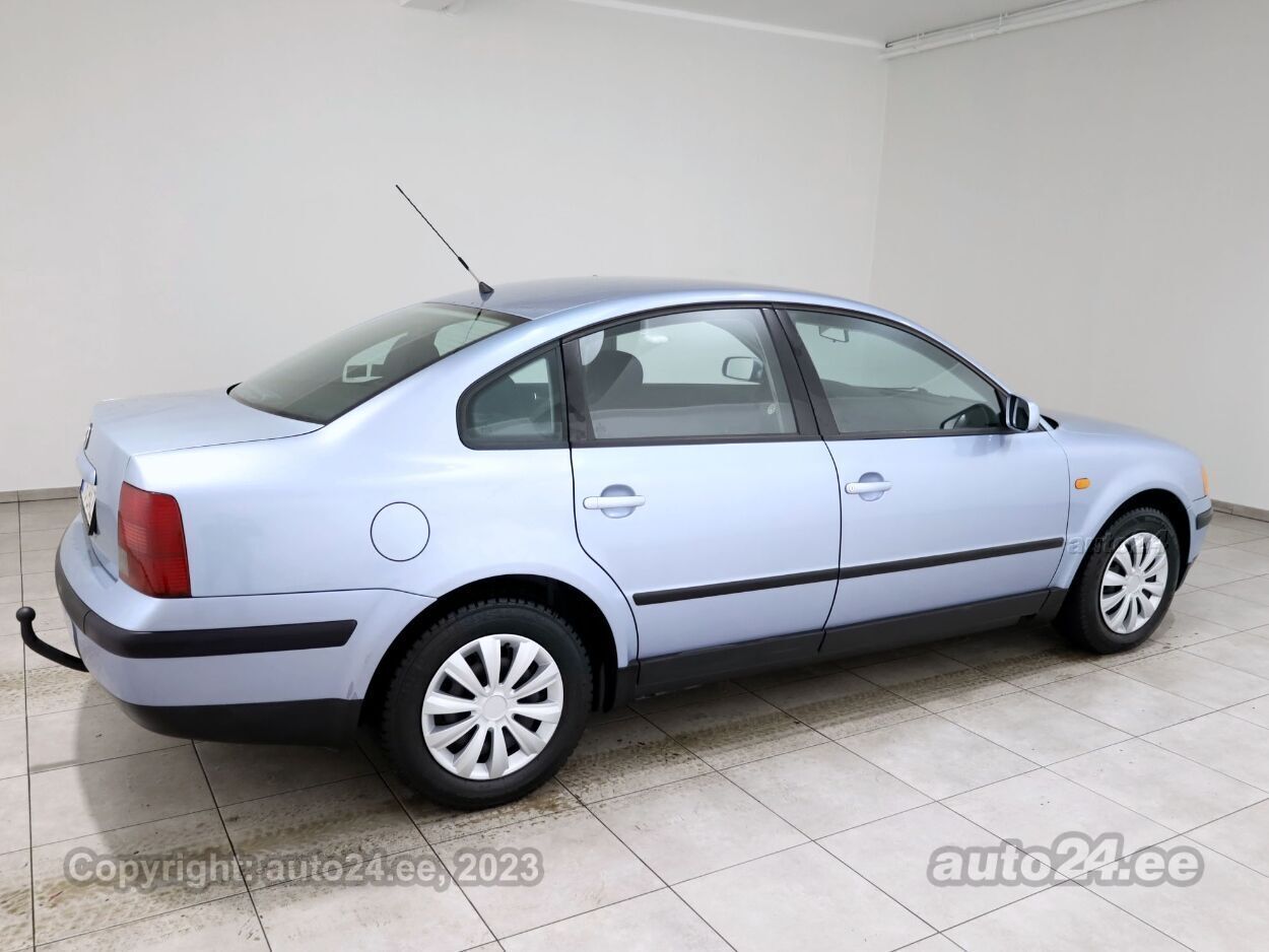 Volkswagen Passat Comfortline 1.6 74 kW - Photo 3