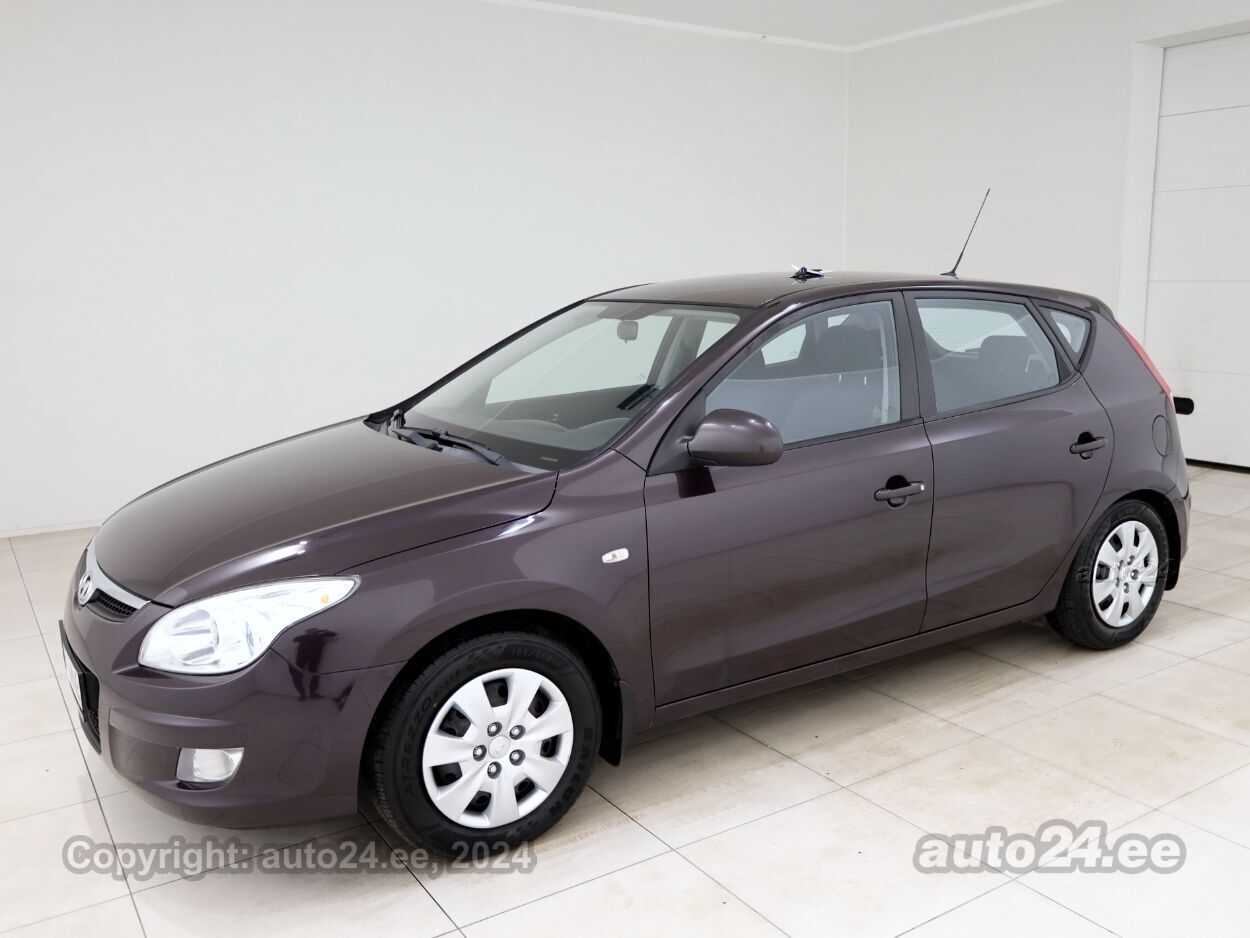 Hyundai i30 Elegance ATM 1.6 90 kW - Photo 2