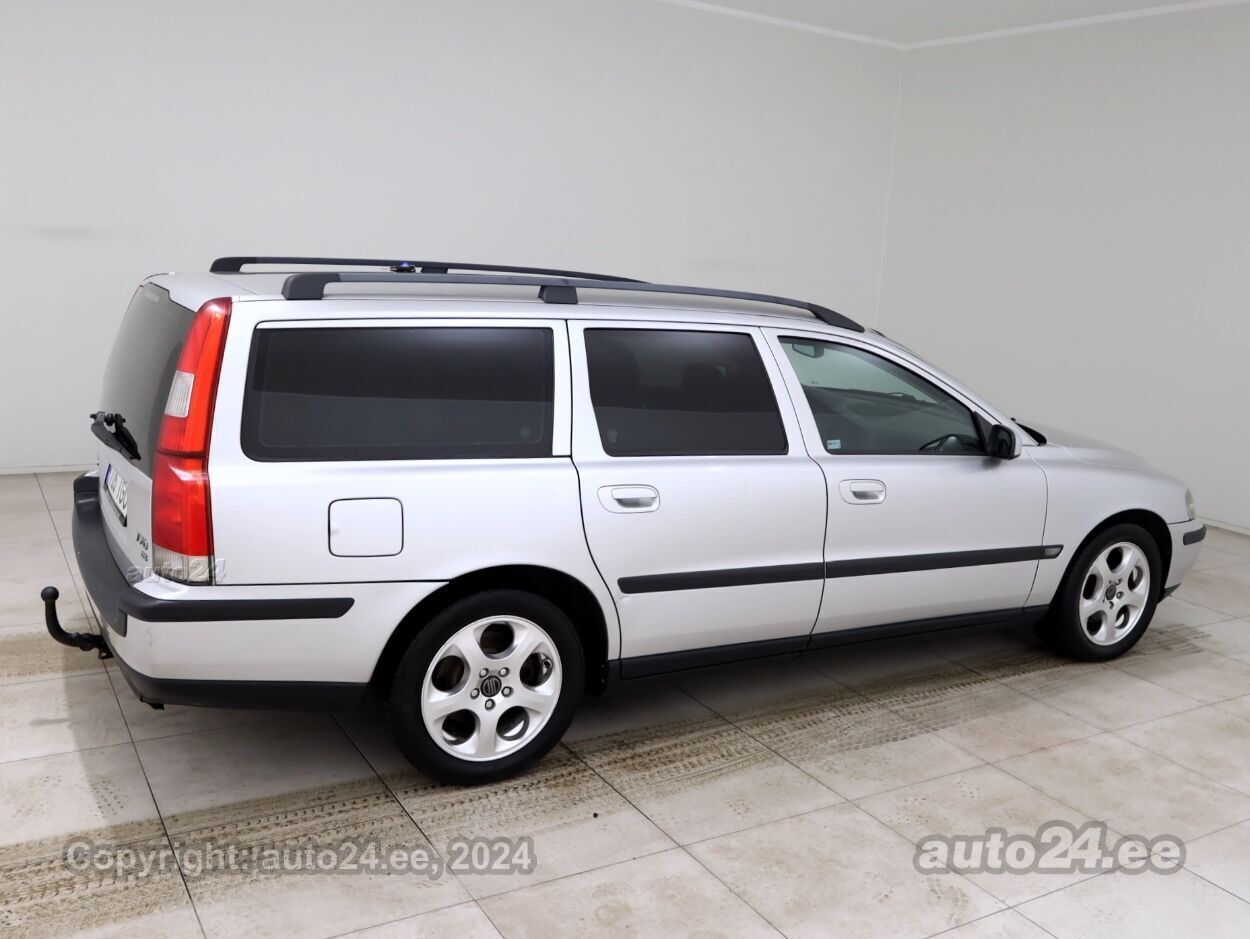 Volvo V70 Summum ATM 2.4 D5 120 kW - Photo 3