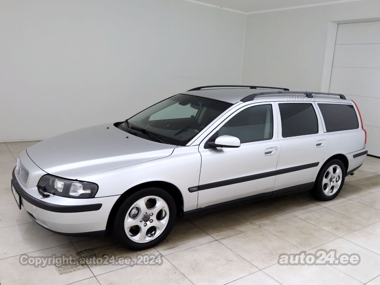 Volvo V70 Summum ATM 2.4 D5 120 kW - Photo 2