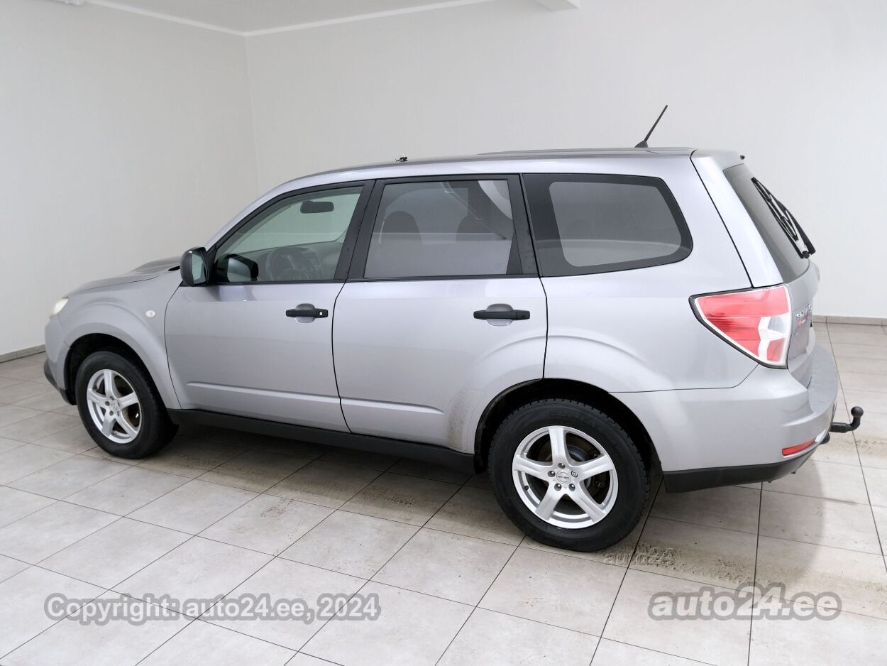 Subaru Forester Comfort AWD 2.0 D 108 kW - Photo 4