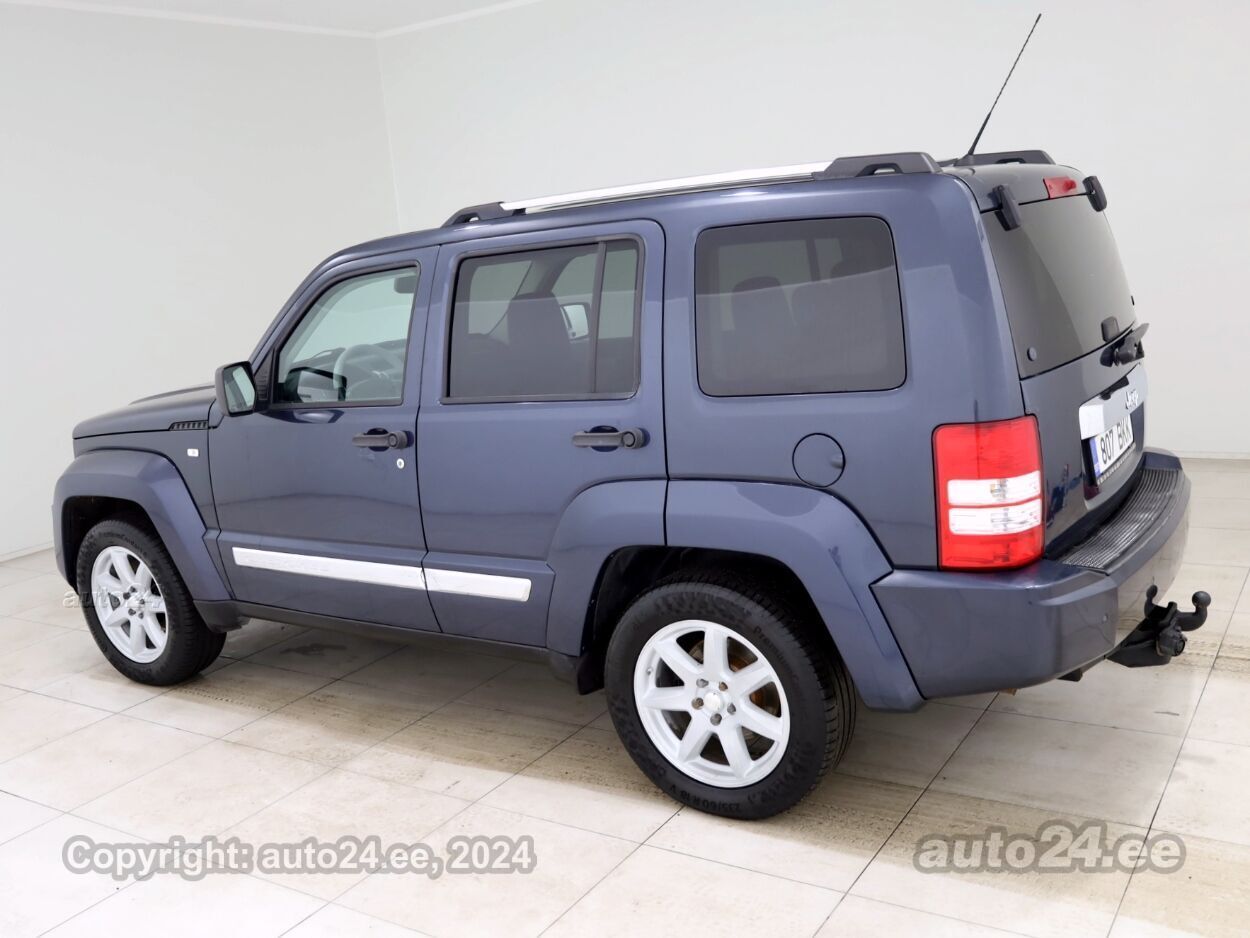 Jeep Cherokee Limited ATM 2.8 CRD 130 kW - Photo 4