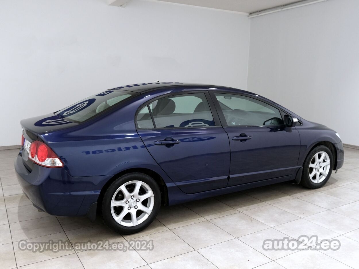 Honda Civic Facelift 1.8 103 kW - Photo 3