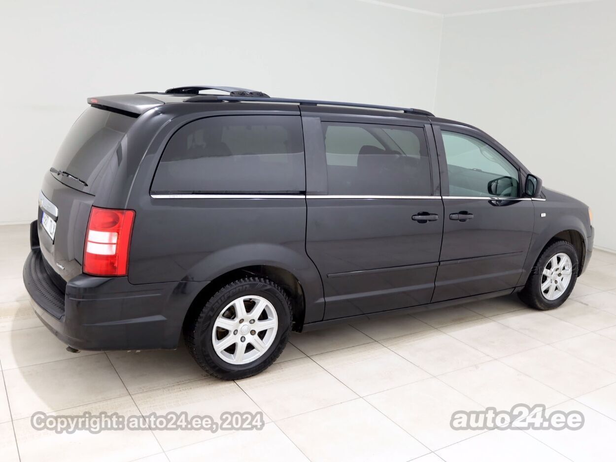 Chrysler Grand Voyager Limited ATM 2.8 CRD 120 kW - Photo 3