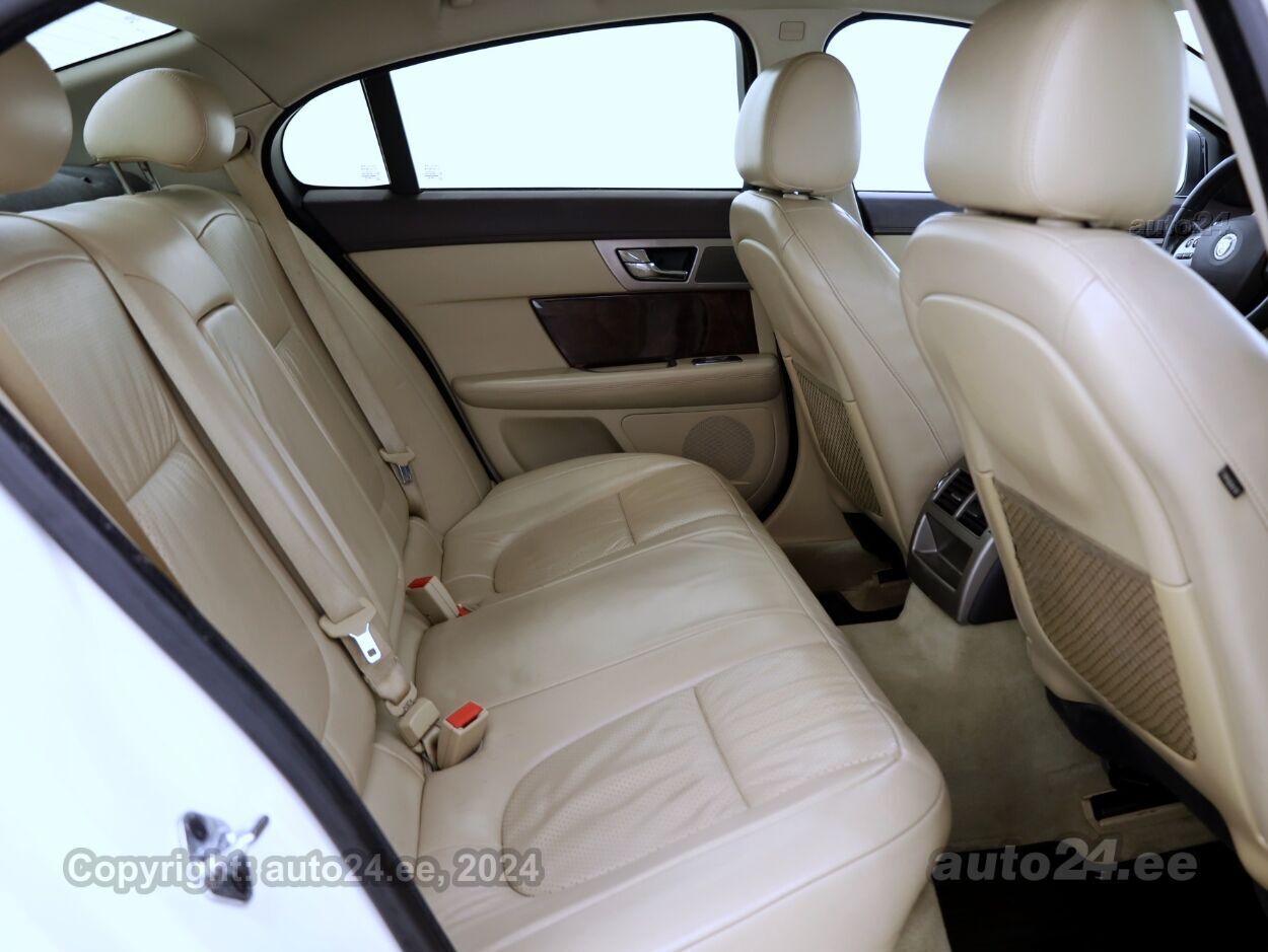 Jaguar XF Luxury ATM 2.7 JTD 152 kW - Photo 7