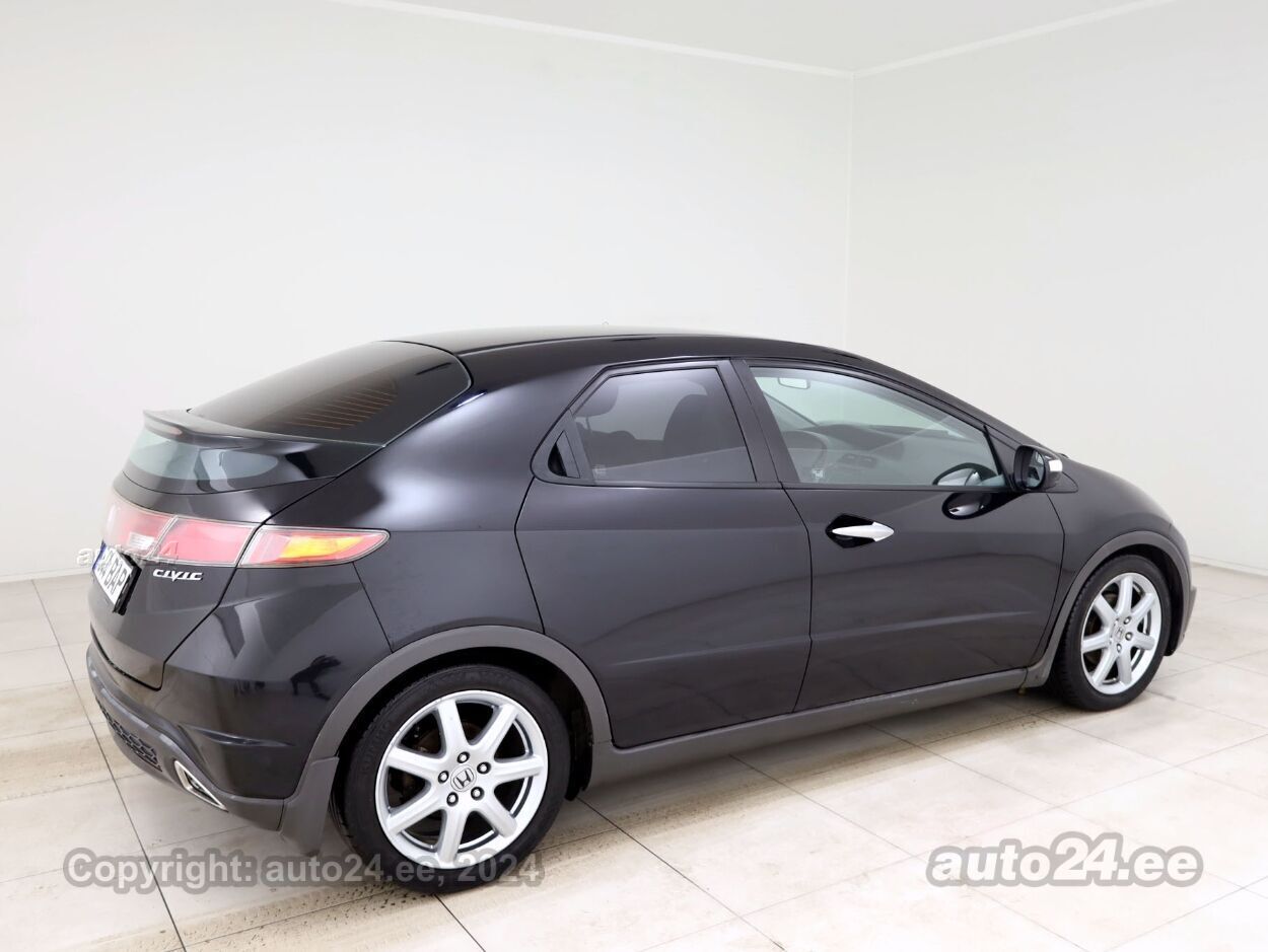 Honda Civic Elegance 1.8 103 kW - Photo 3