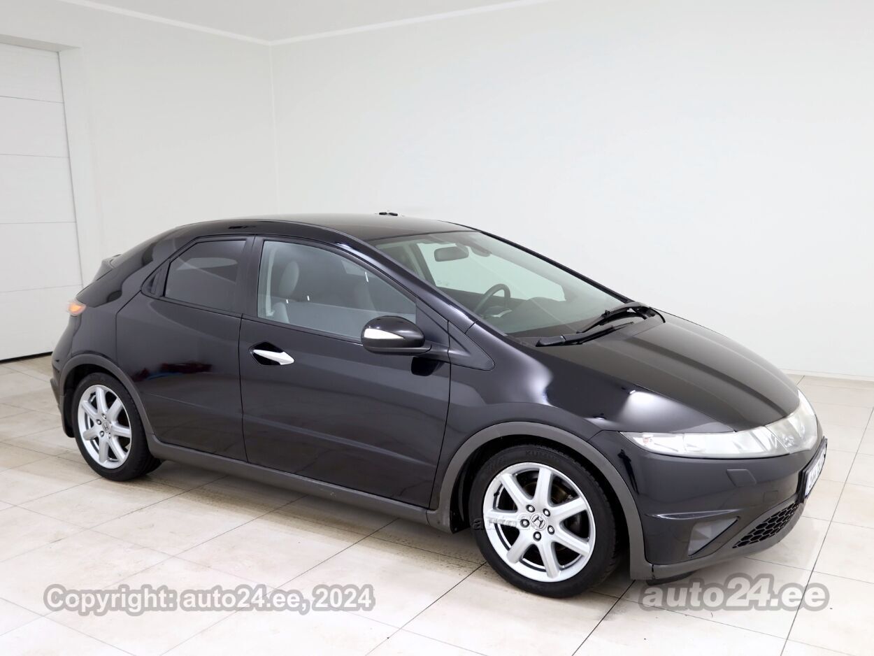 Honda Civic Elegance 1.8 103 kW - Photo 1