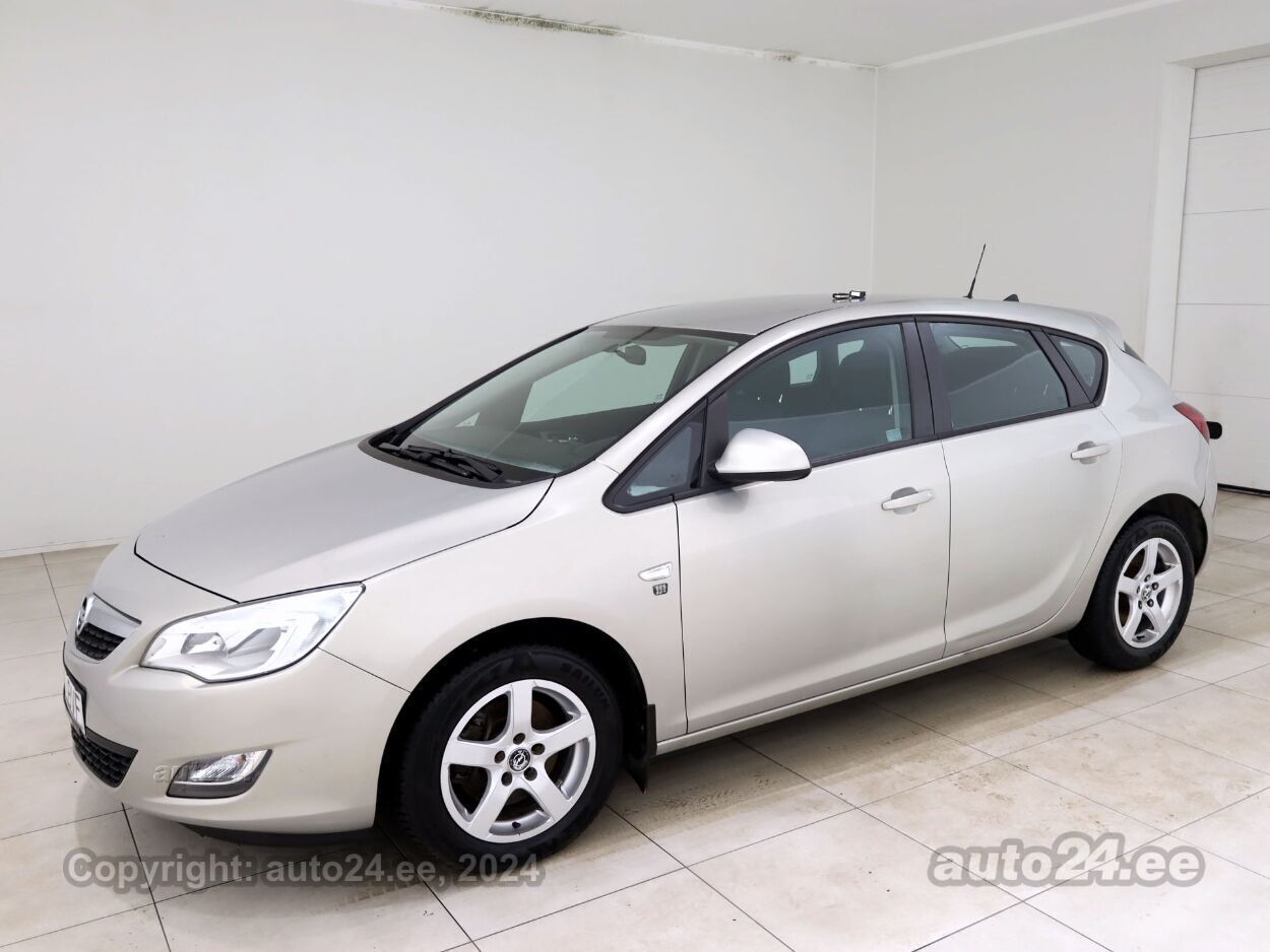 Opel Astra Elegance 1.7 CDTi 92 kW - Photo 2