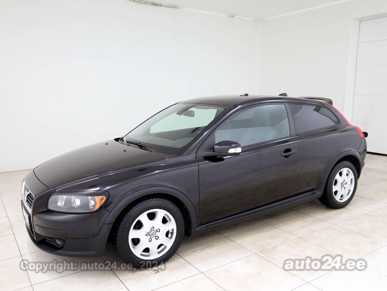 Volvo C30 Momentum 2.0 D4 100 kW - Photo 2