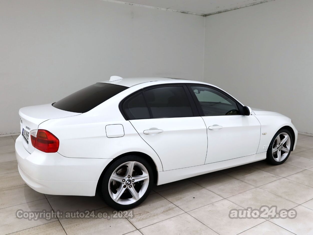 BMW 328 Executive ATM 3.0 172 kW - Photo 3