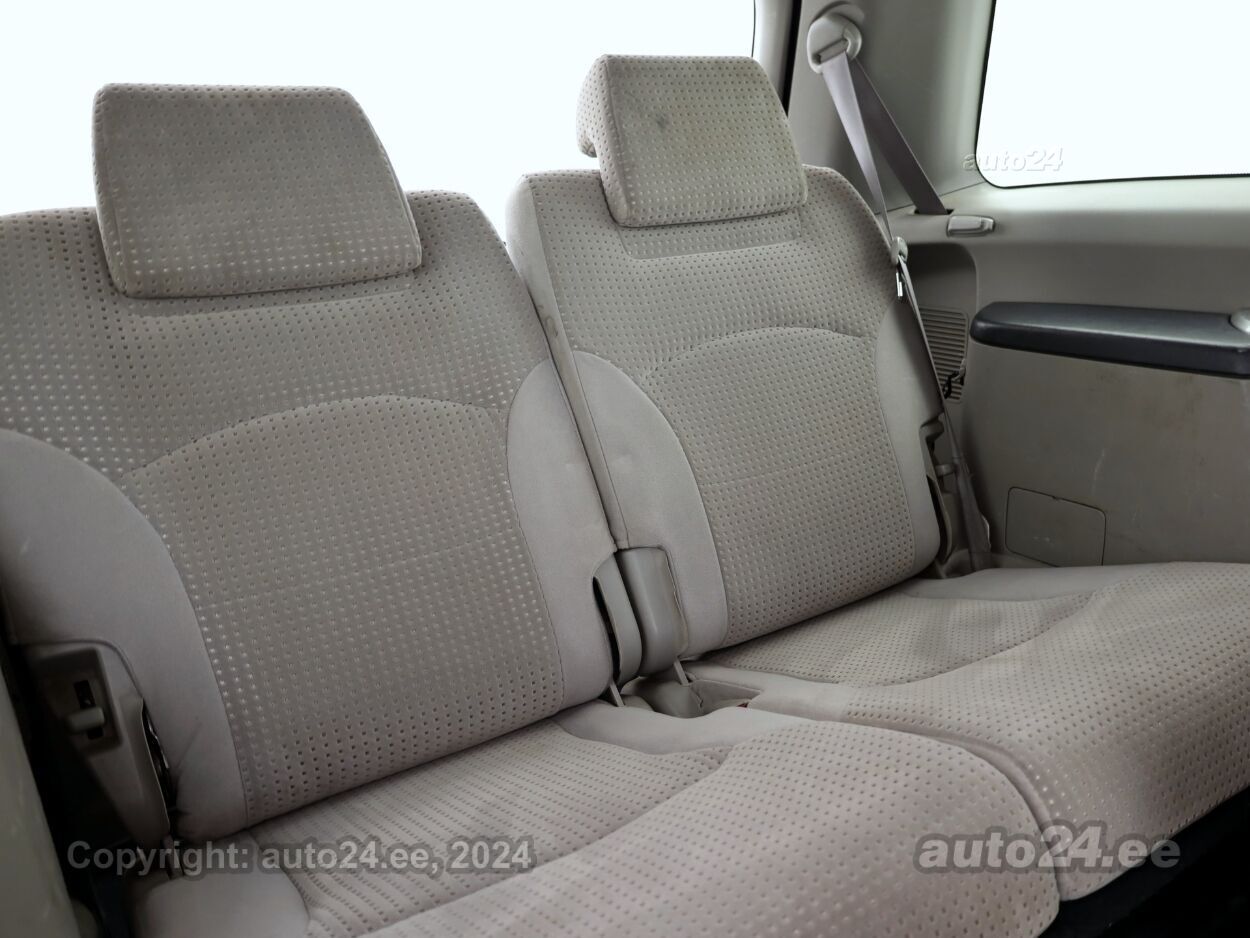 Mitsubishi Grandis Comfort ATM 2.4 121 kW - Photo 8