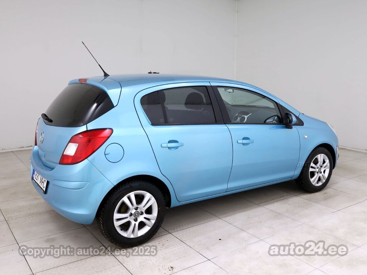 Opel Corsa Facelift 1.4 74 kW - Photo 3