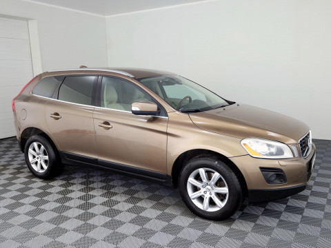 Volvo XC60 Summum ATM 2.4 D5 136kW